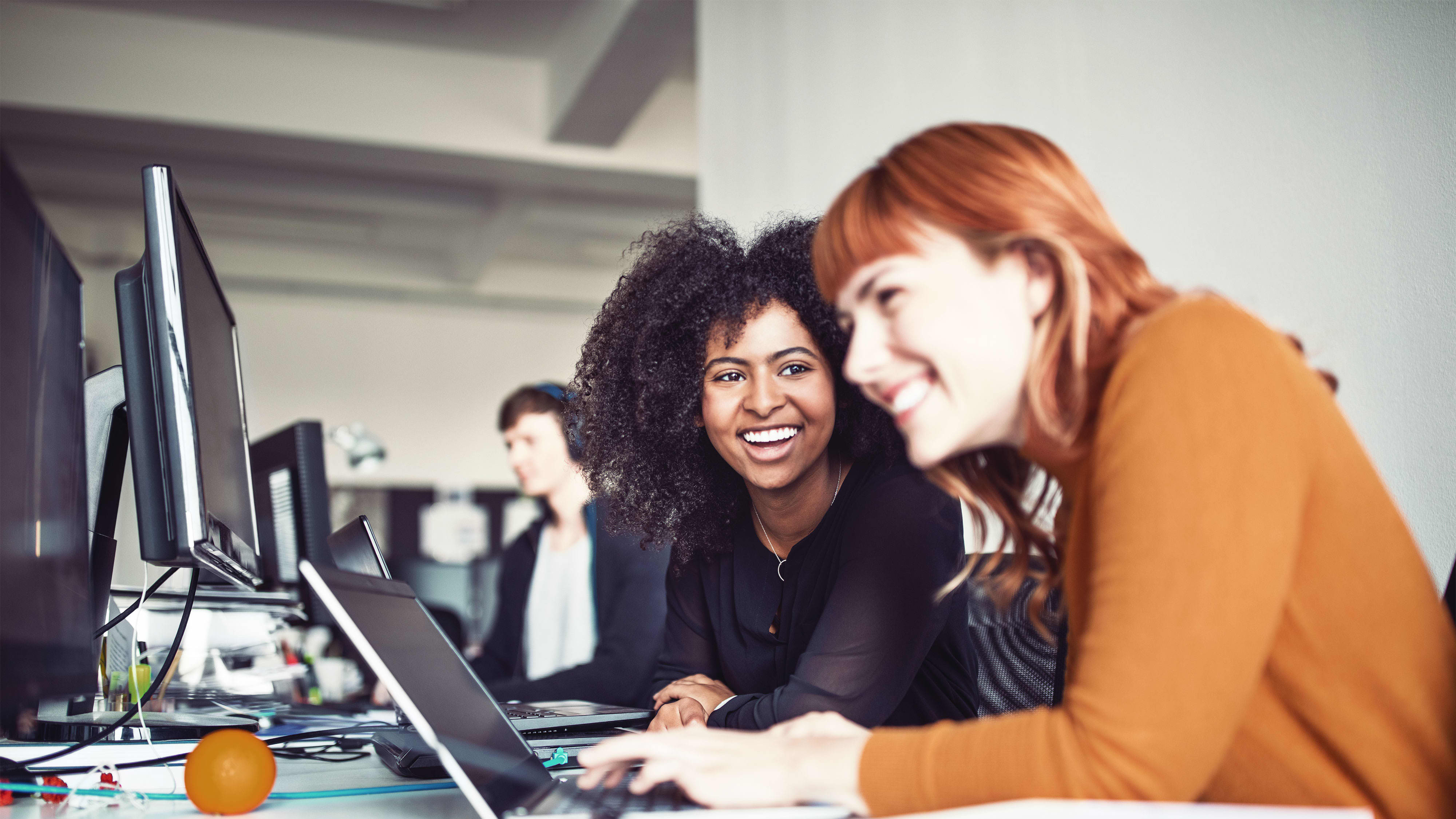 Duales Studium E-Commerce | Dein Bachelor an der IU